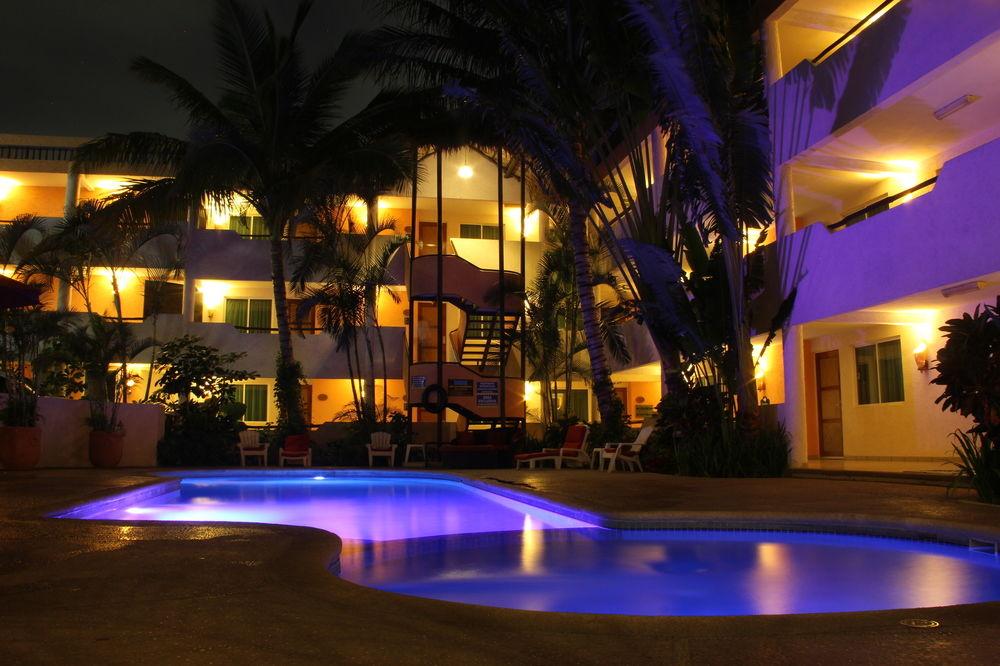Vista Piscina Hotel Palapa Palace