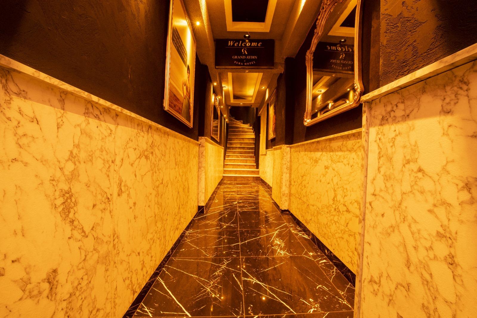 Vista Lobby Pera Resort Hotel