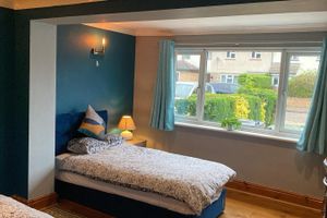 Alquiler Vacacional - Homely & Warm 4 Bed house Big Garden Free Parking