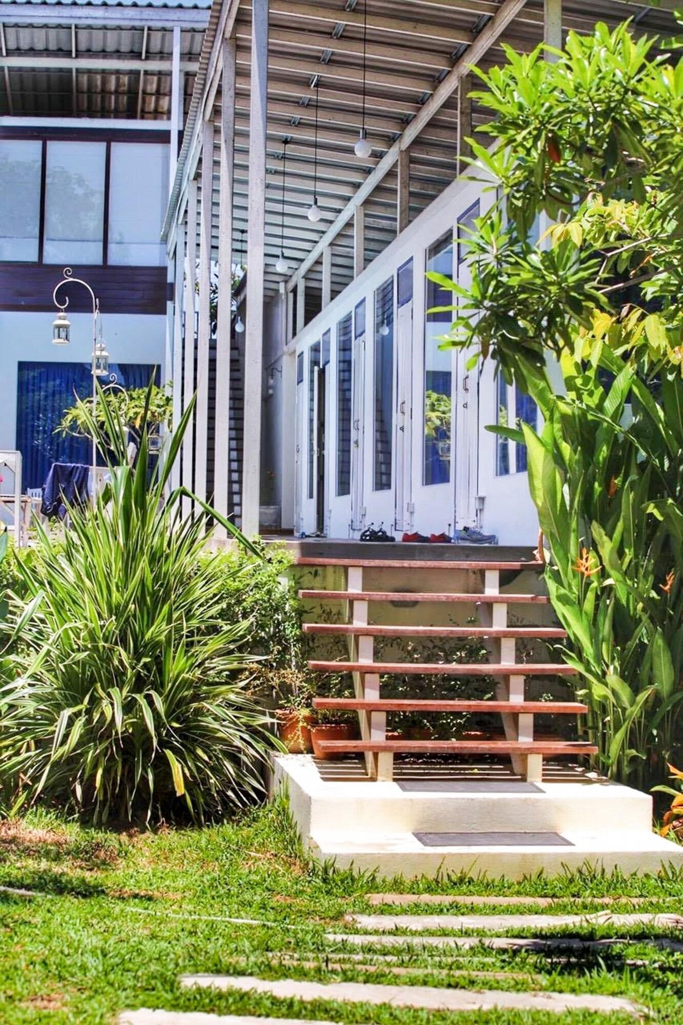 Vista Exterior Arthit-Tara