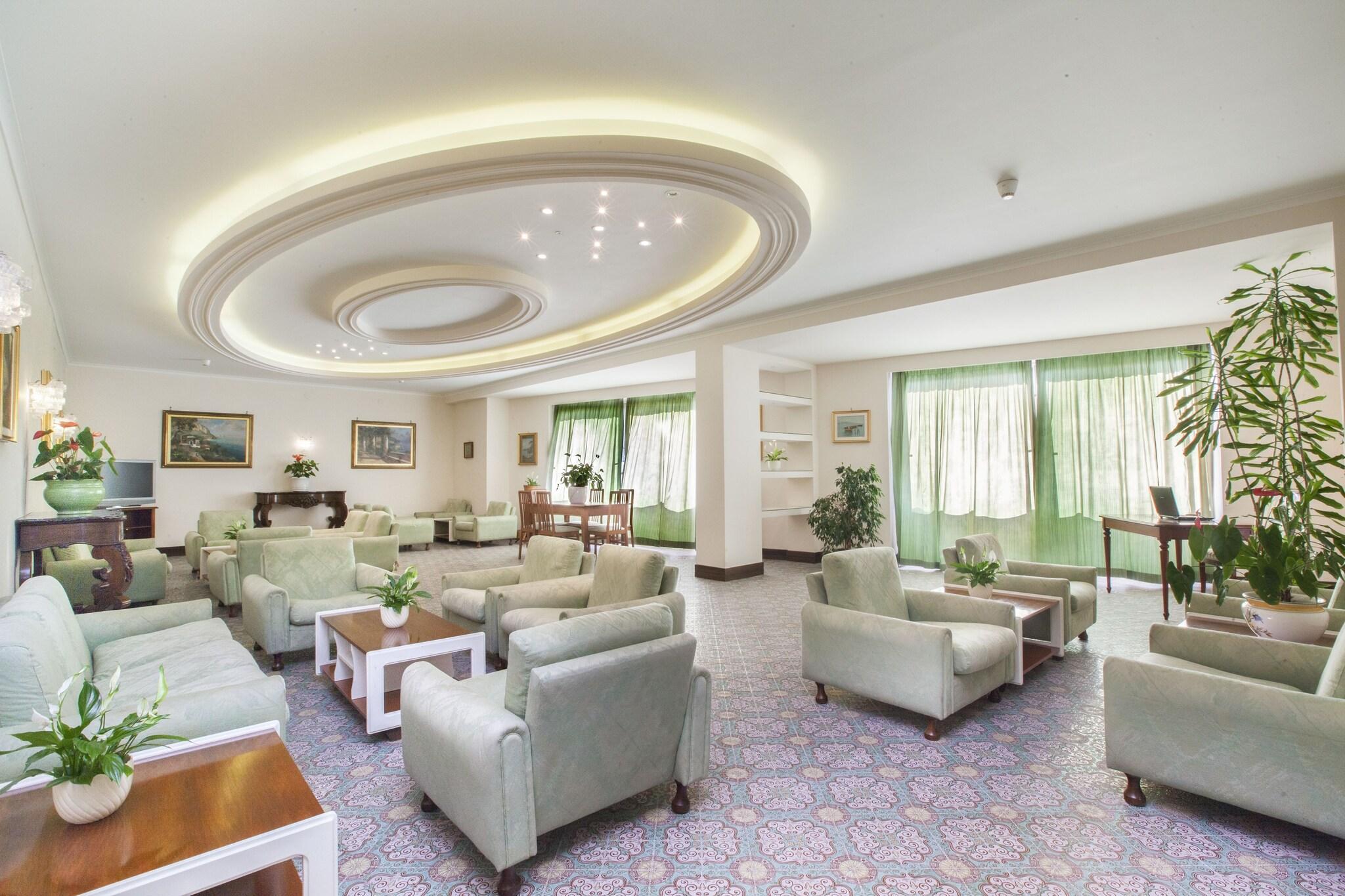 Vista Lobby Piccolo Paradiso