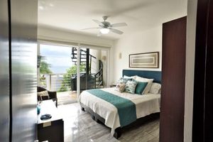 Alquiler Vacacional - ocean front penthouse condo with private rooftop terrace
