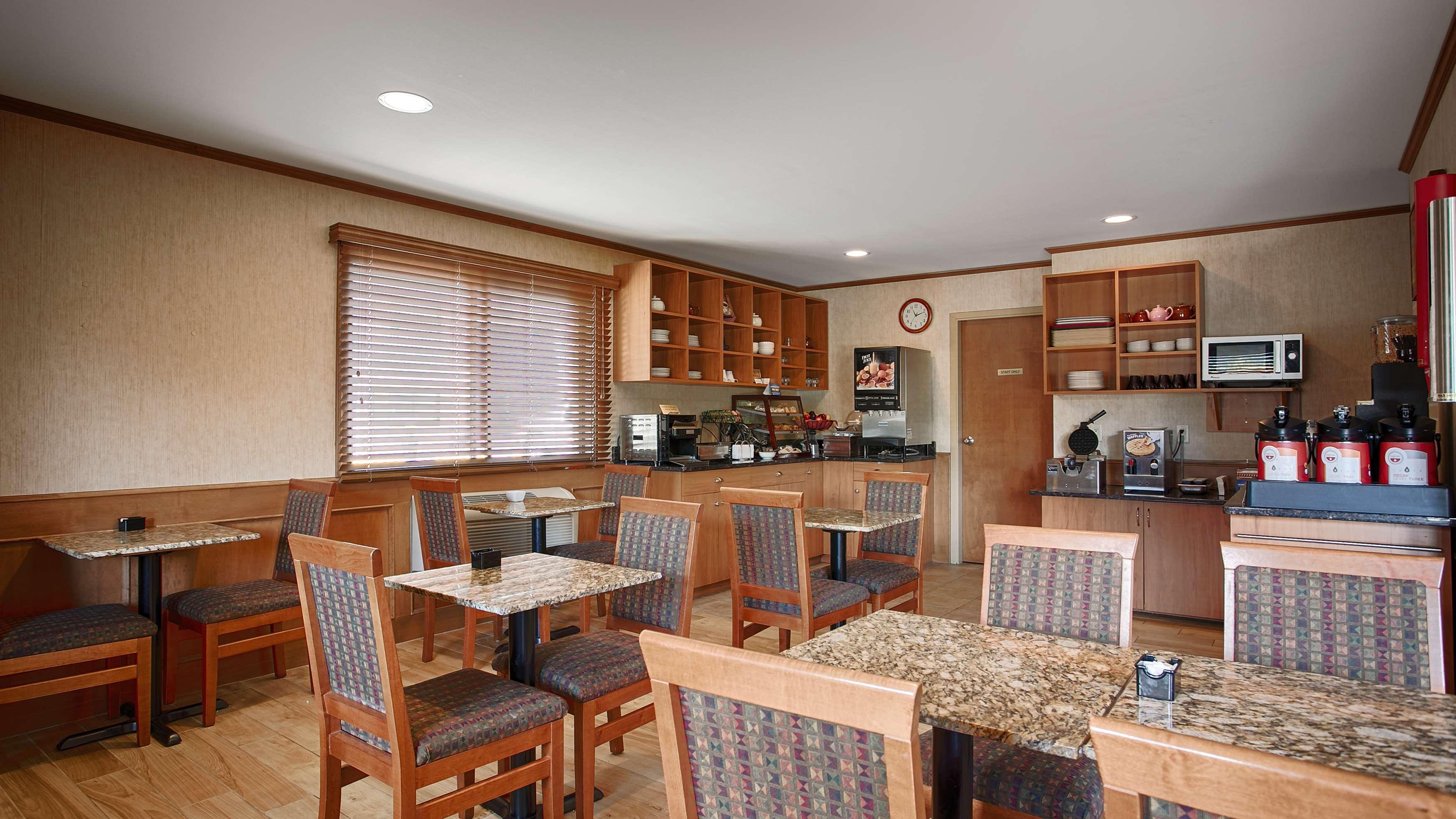 Restaurant SureStay Plus Hotel By Best Western Salmon Arm
