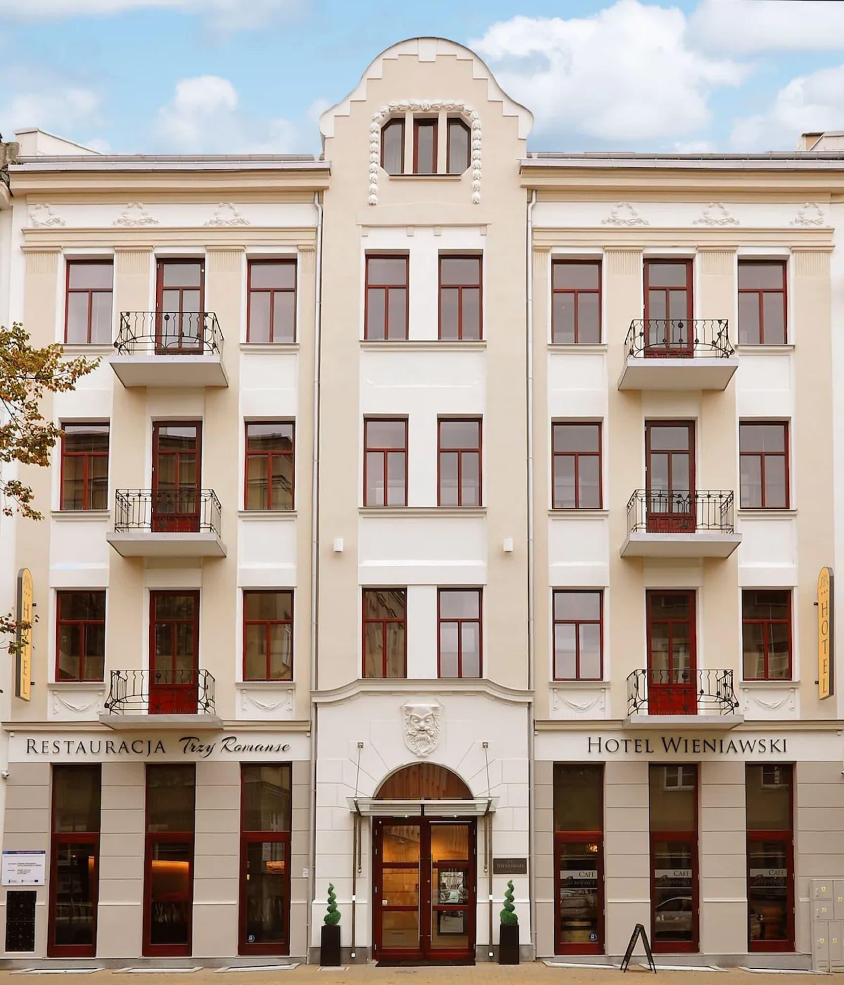 Vista Exterior Hotel Wieniawski