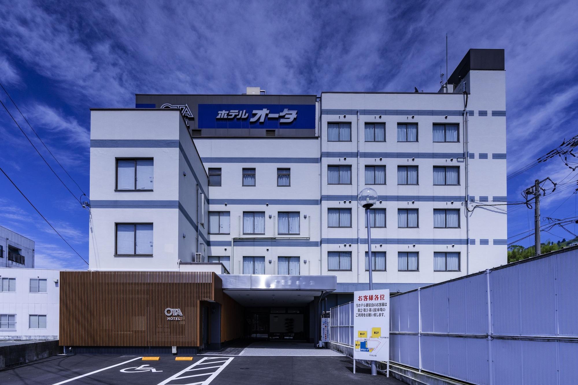 Vista Exterior Hotel Ota