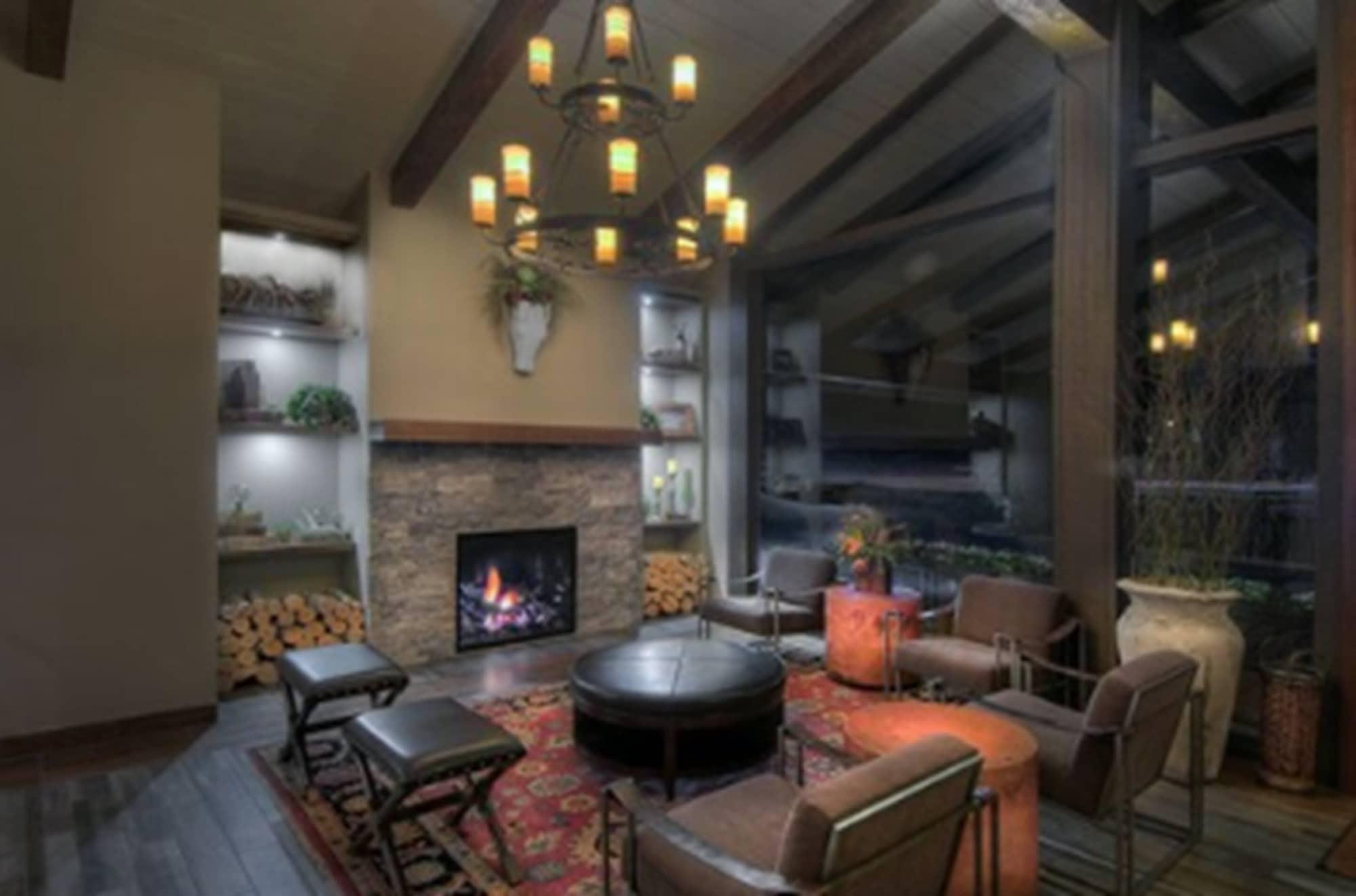 Vista Lobby Inn At Pasatiempo