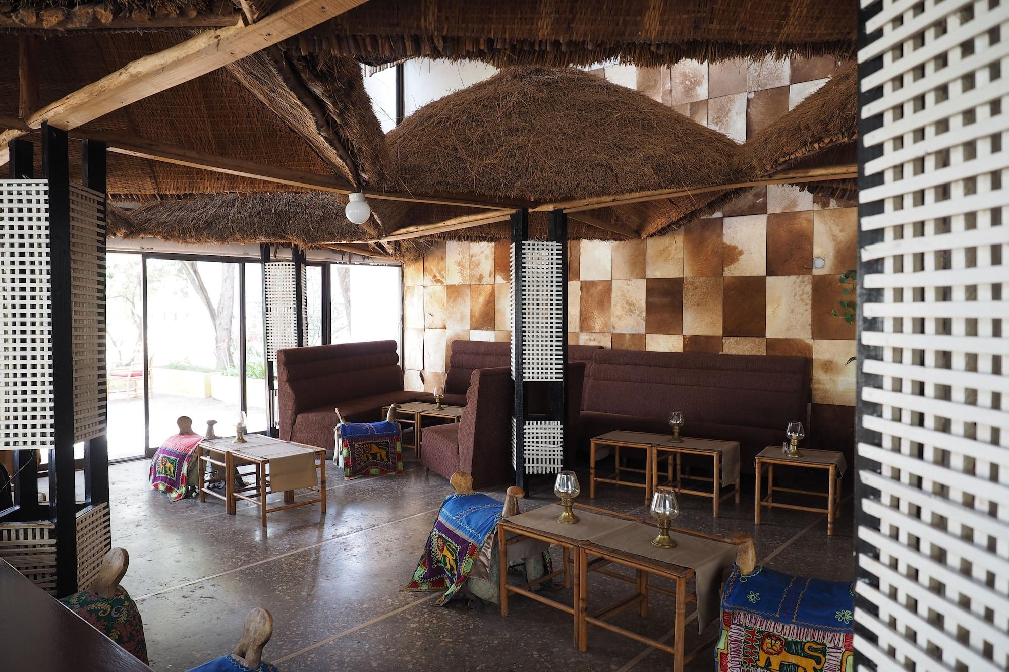 Bar/Salón Tana Hotel