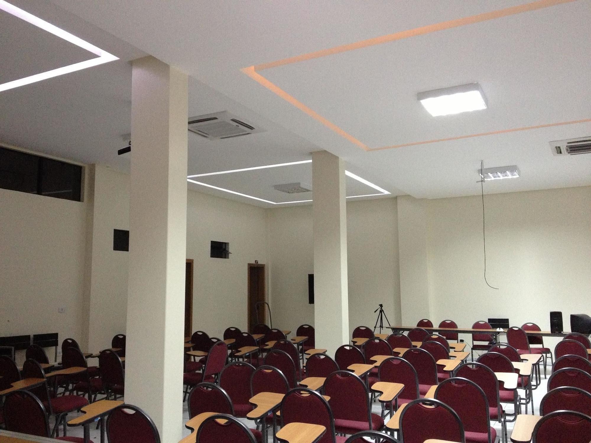 Centro de Negocios Hotel Borari