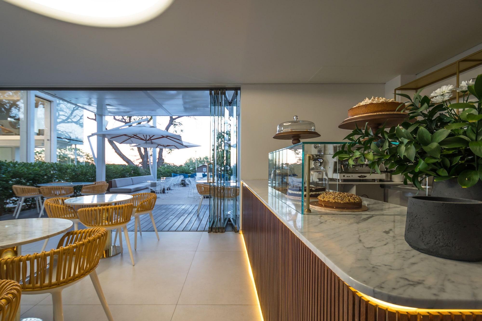 Bar/Salón Livega House