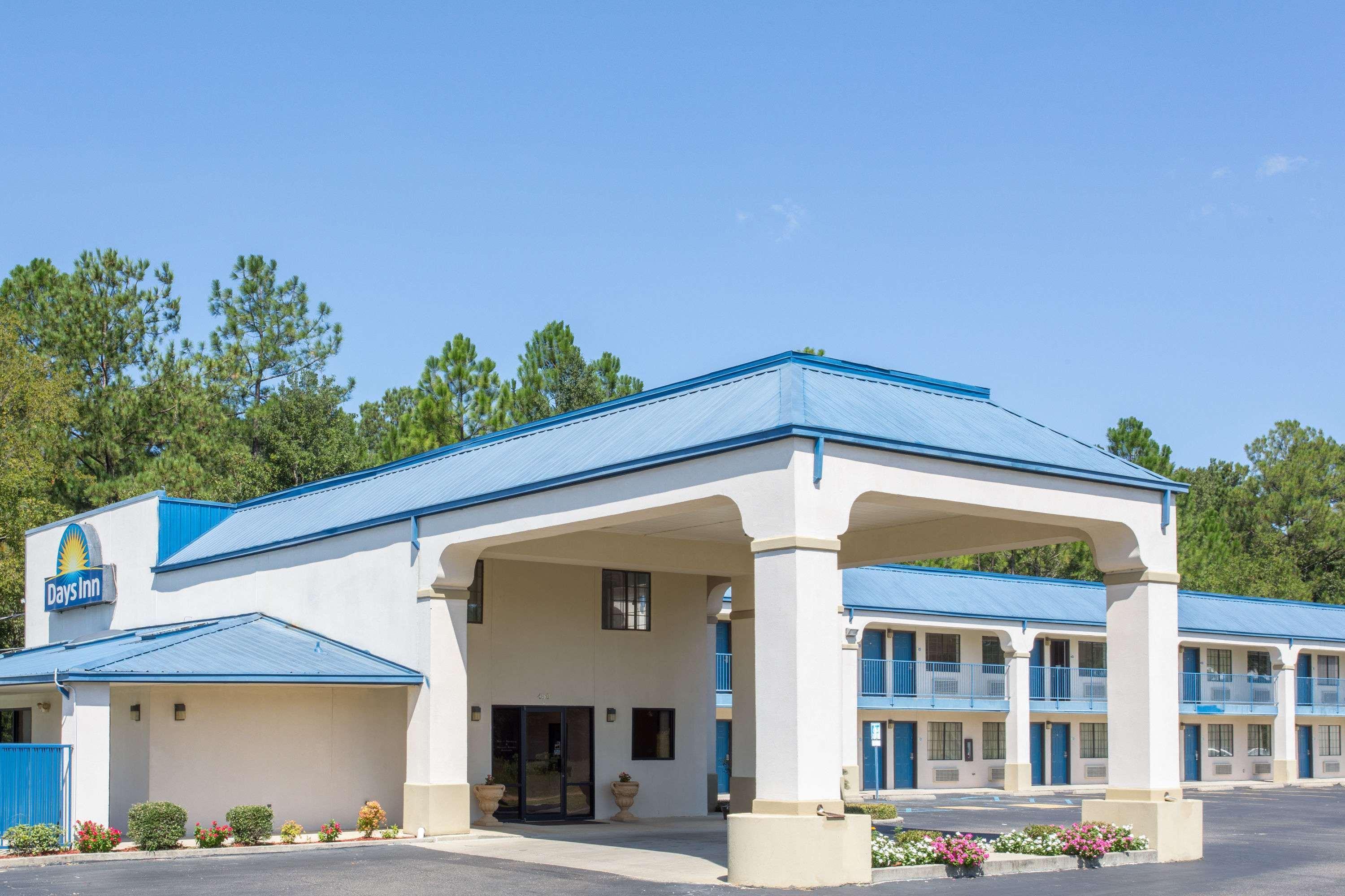 Vista Exterior Days Inn by Wyndham Picayune