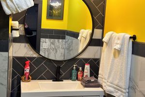 Alquiler Vacacional - electric car friendly. Charming 1000 sq.ft loft in welcoming Omaha with WiFi, AC