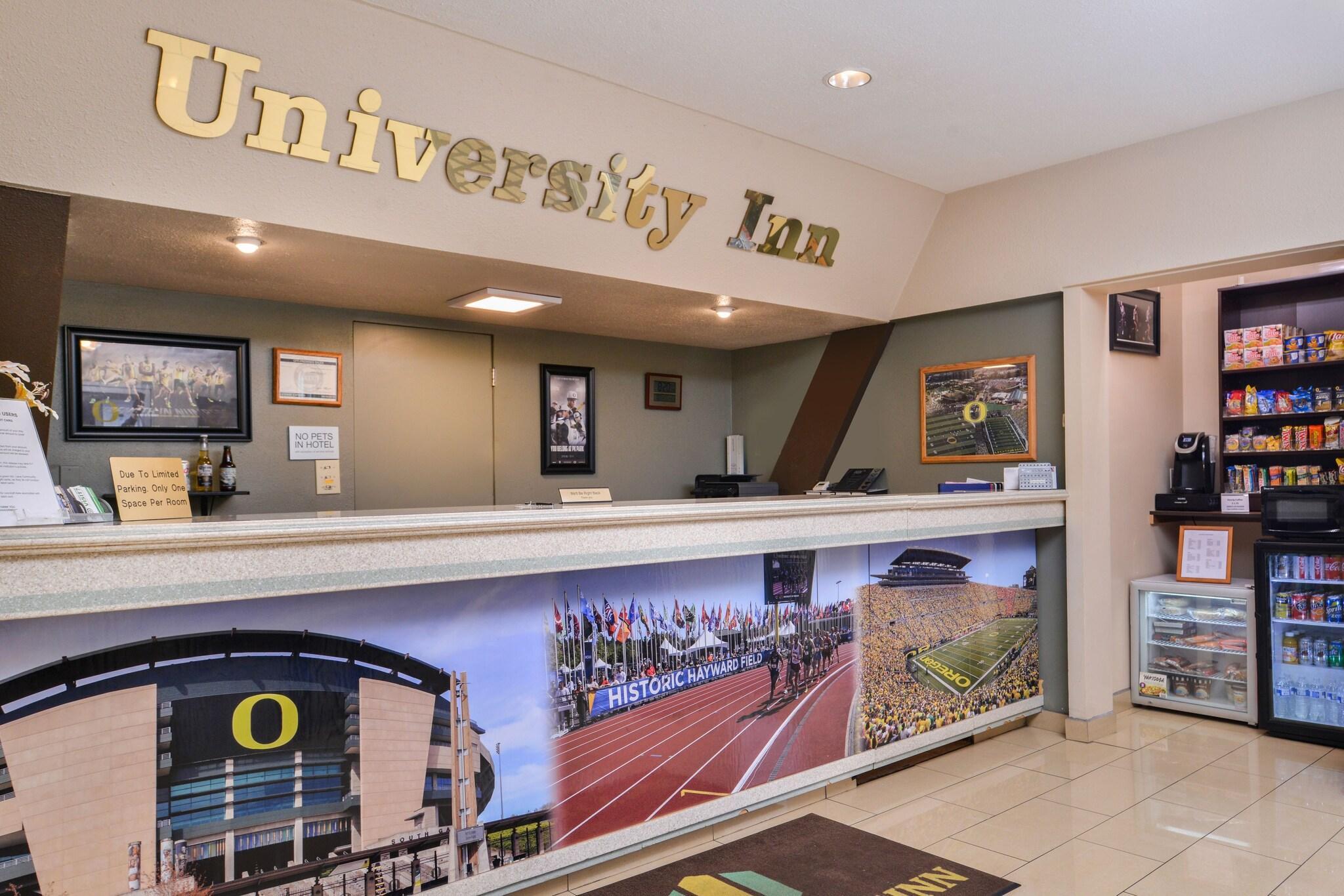 Vista Lobby University Inn & Suites