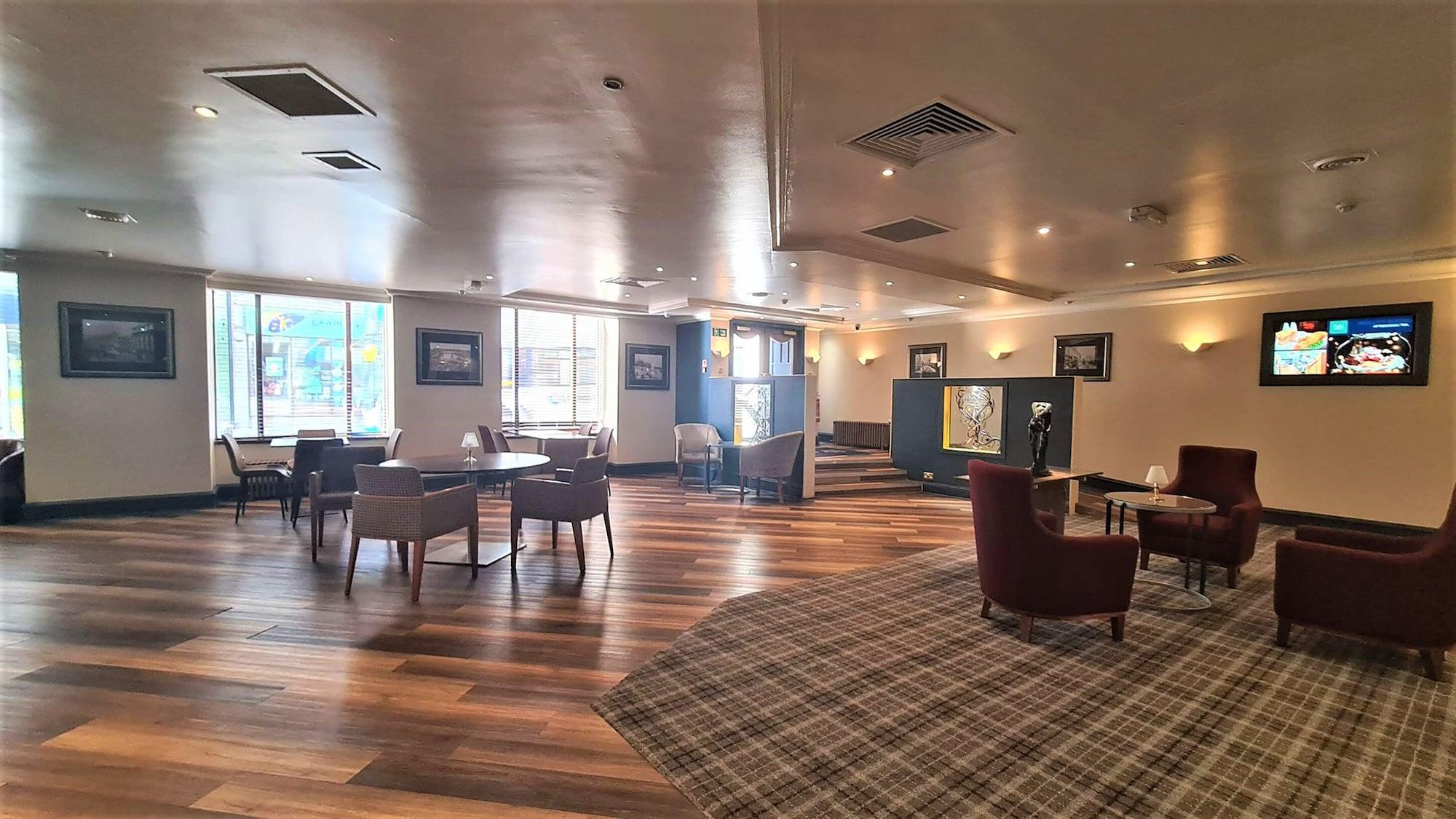 Vista Lobby Aberdeen Douglas Hotel