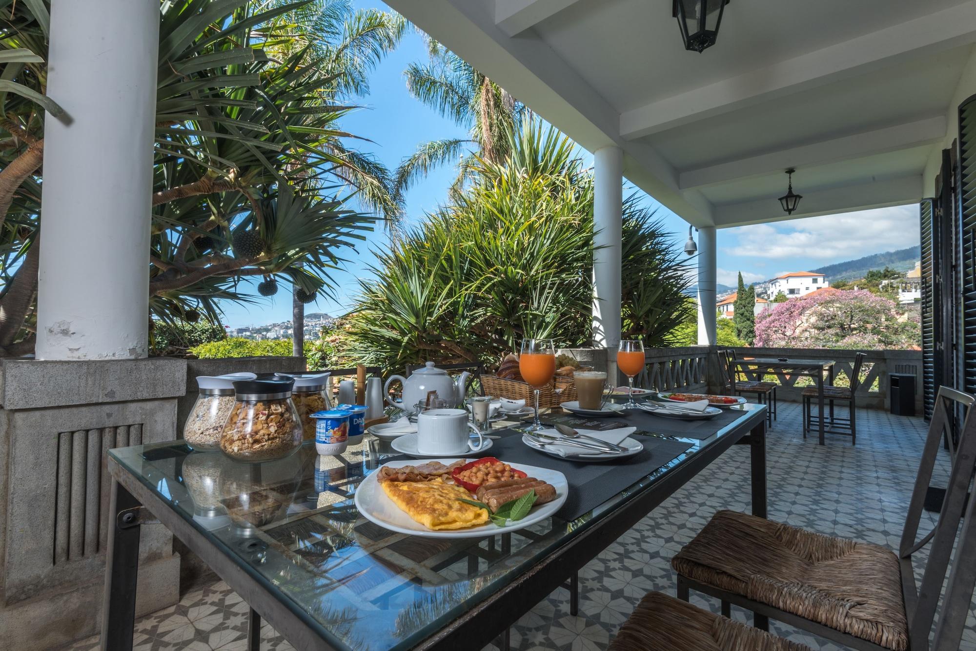 Vista Exterior Arts In Hotel Conde Carvalhal