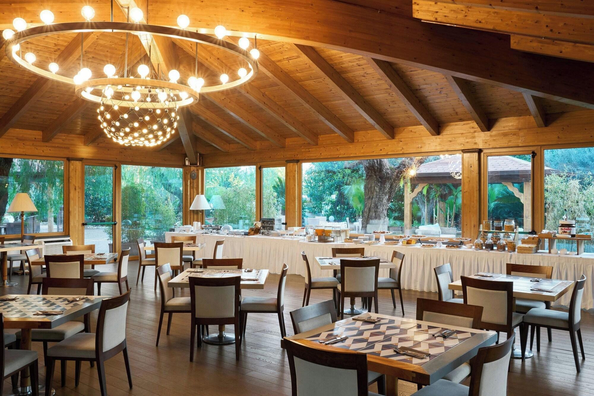 Restaurant Four Points Flex by Sheraton Naples Marigliano