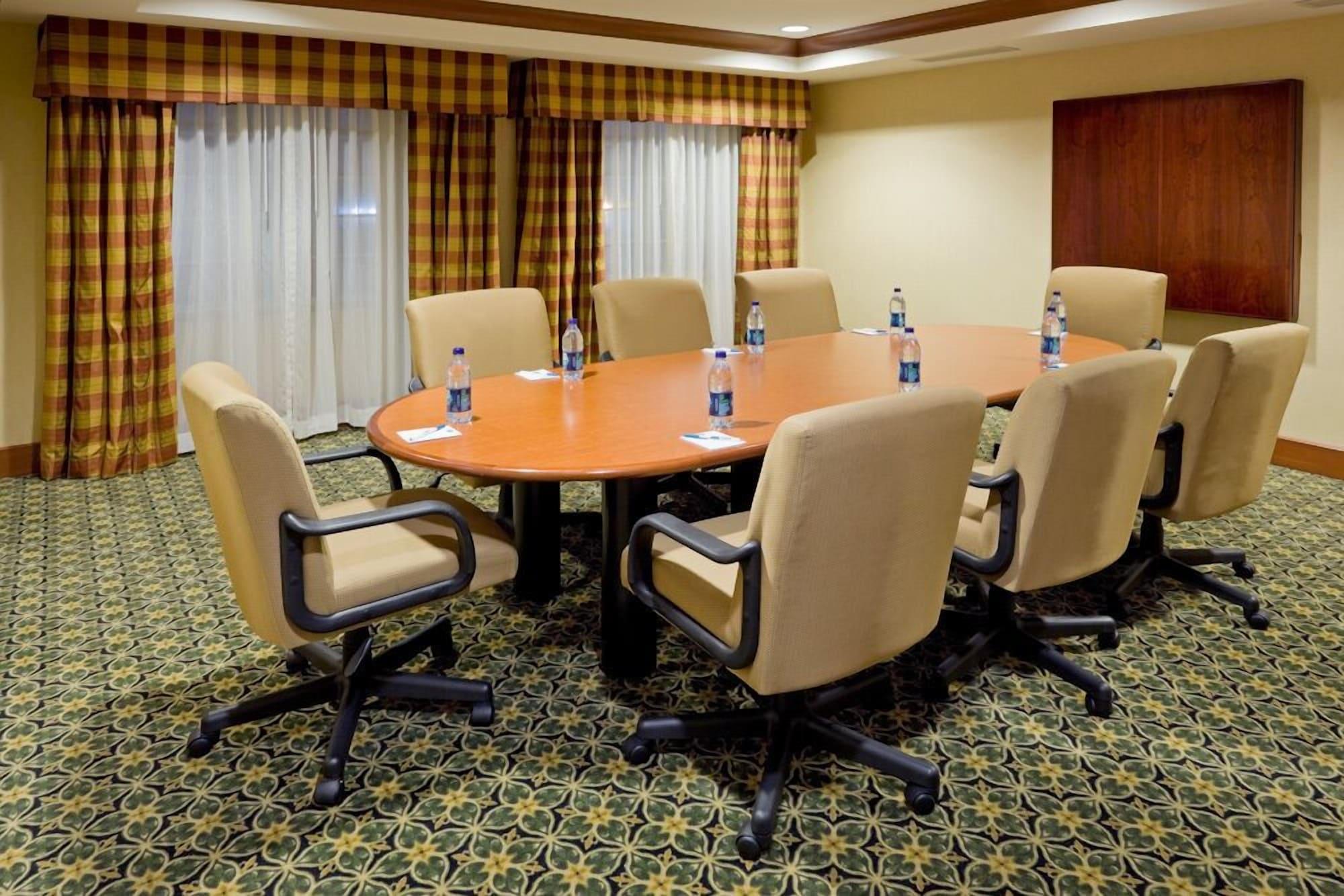 Sala de Reuniones Staybridge Suites Philadelphia-Mt. Laurel by IHG
