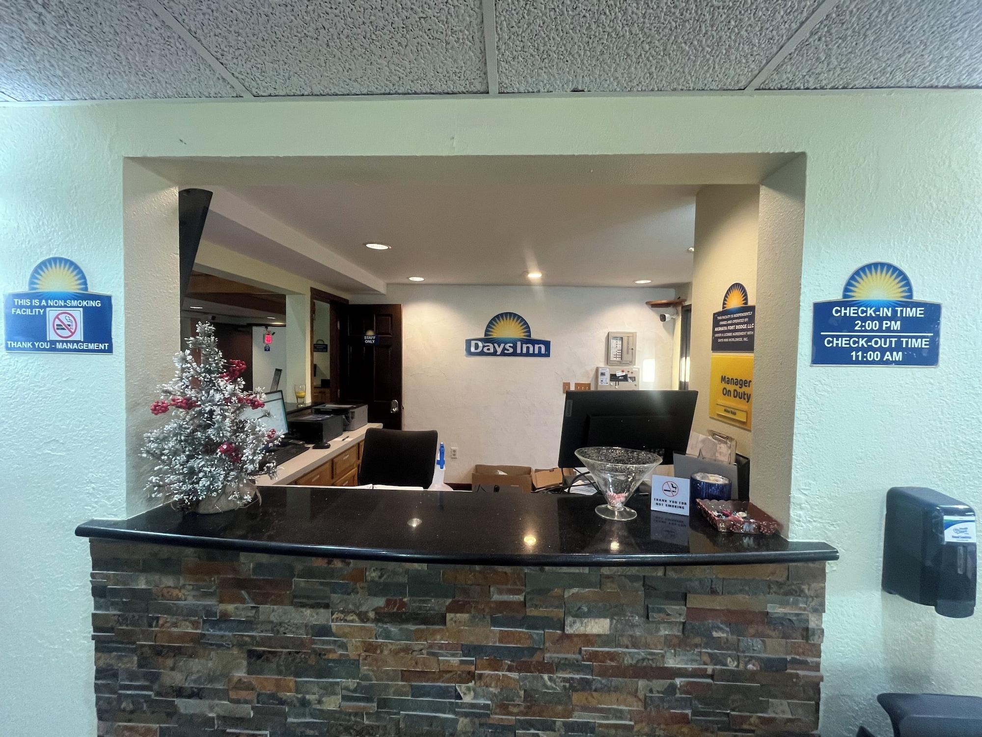 Vista Lobby Days Inn by Wyndham Fort Dodge