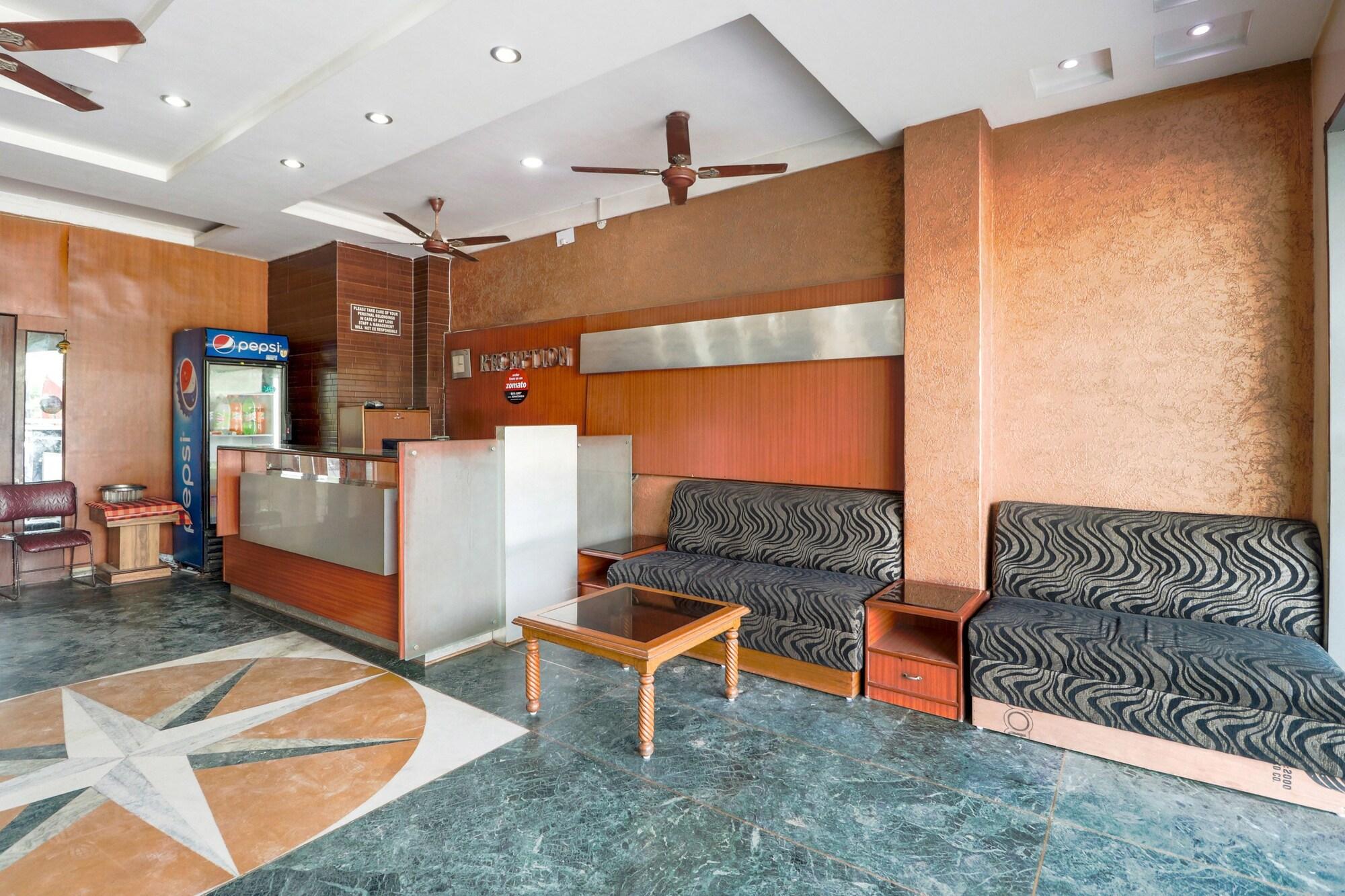 Vista Lobby OYO 46437 Malik Regency