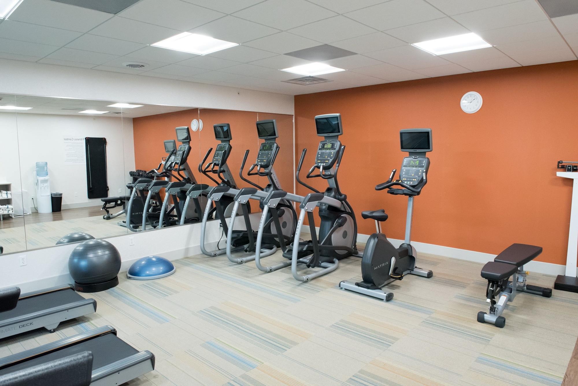 Gimnasio Holiday Inn Express & Suites Louisville N - Jeffersonville by IHG