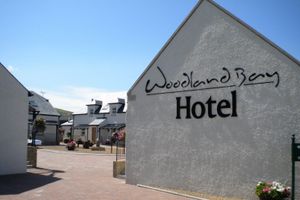 Alojamiento - Woodland Bay Hotel