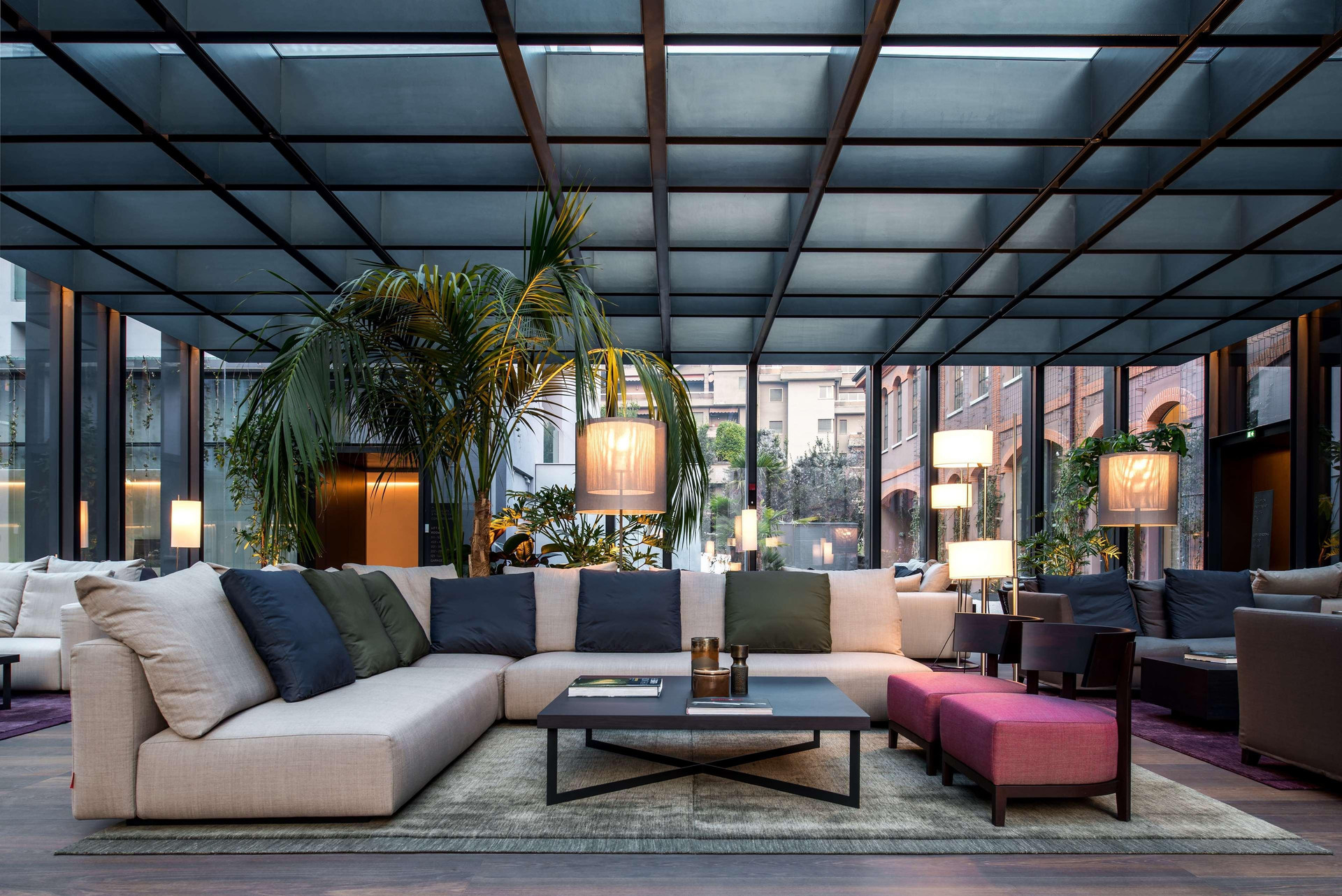 Vista Lobby Hilton Lake Como