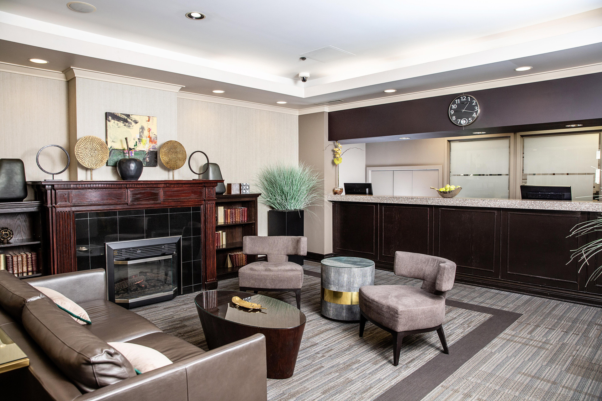 Vista Lobby Campus Tower Suite Hotel