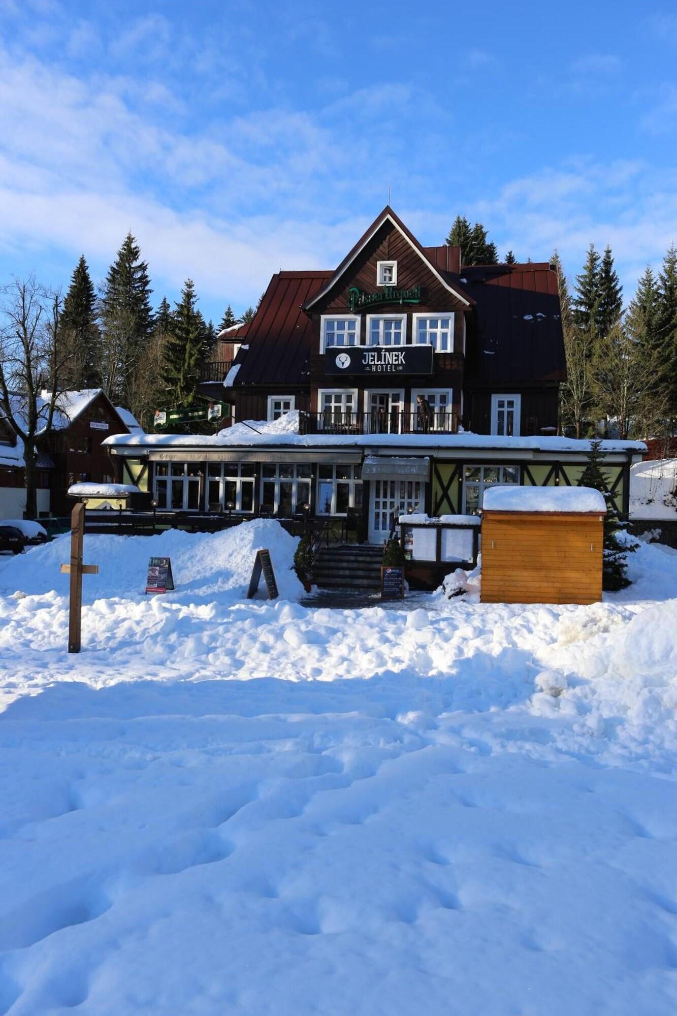 Vista Exterior Hotel Jelínek