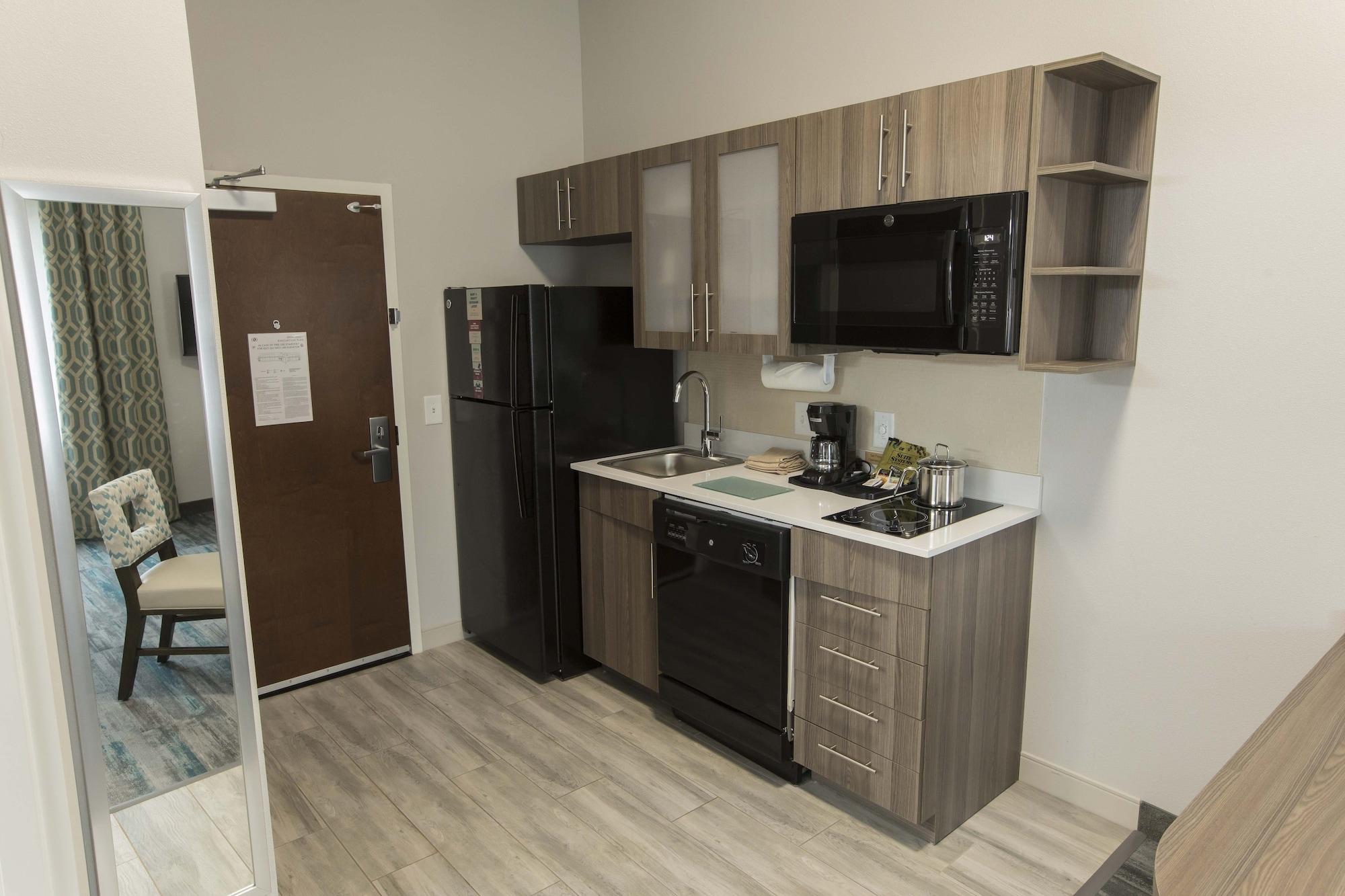 Varios Candlewood Suites McDonough by IHG