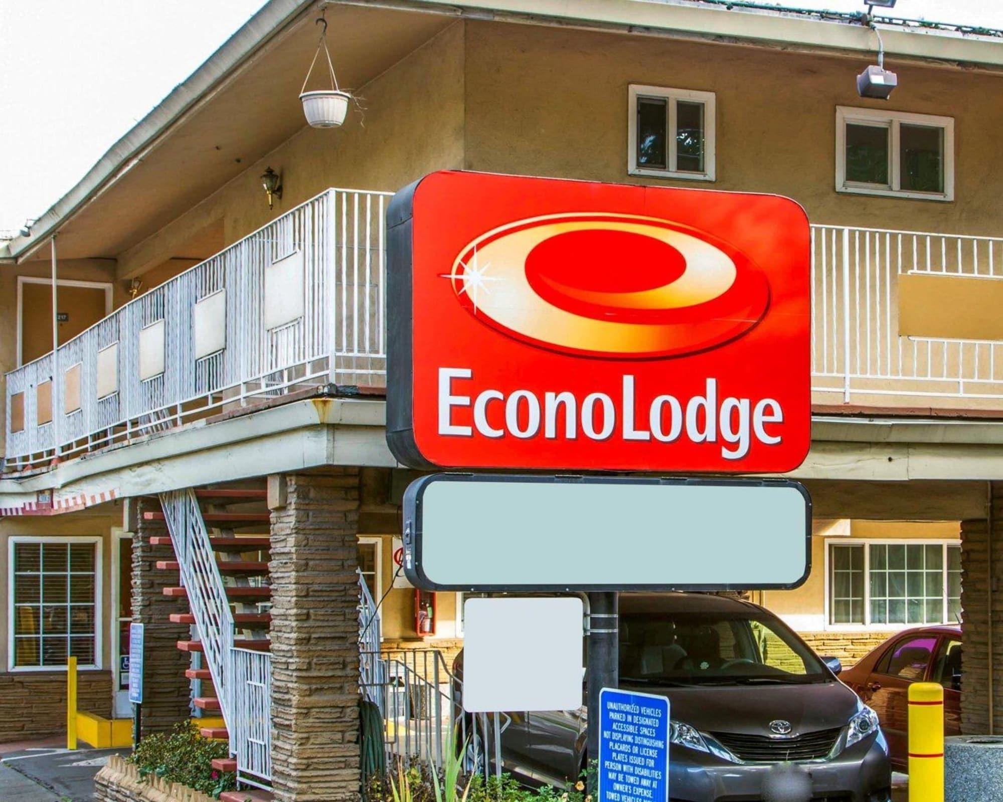 Varios Econo Lodge Sacramento Convention Center