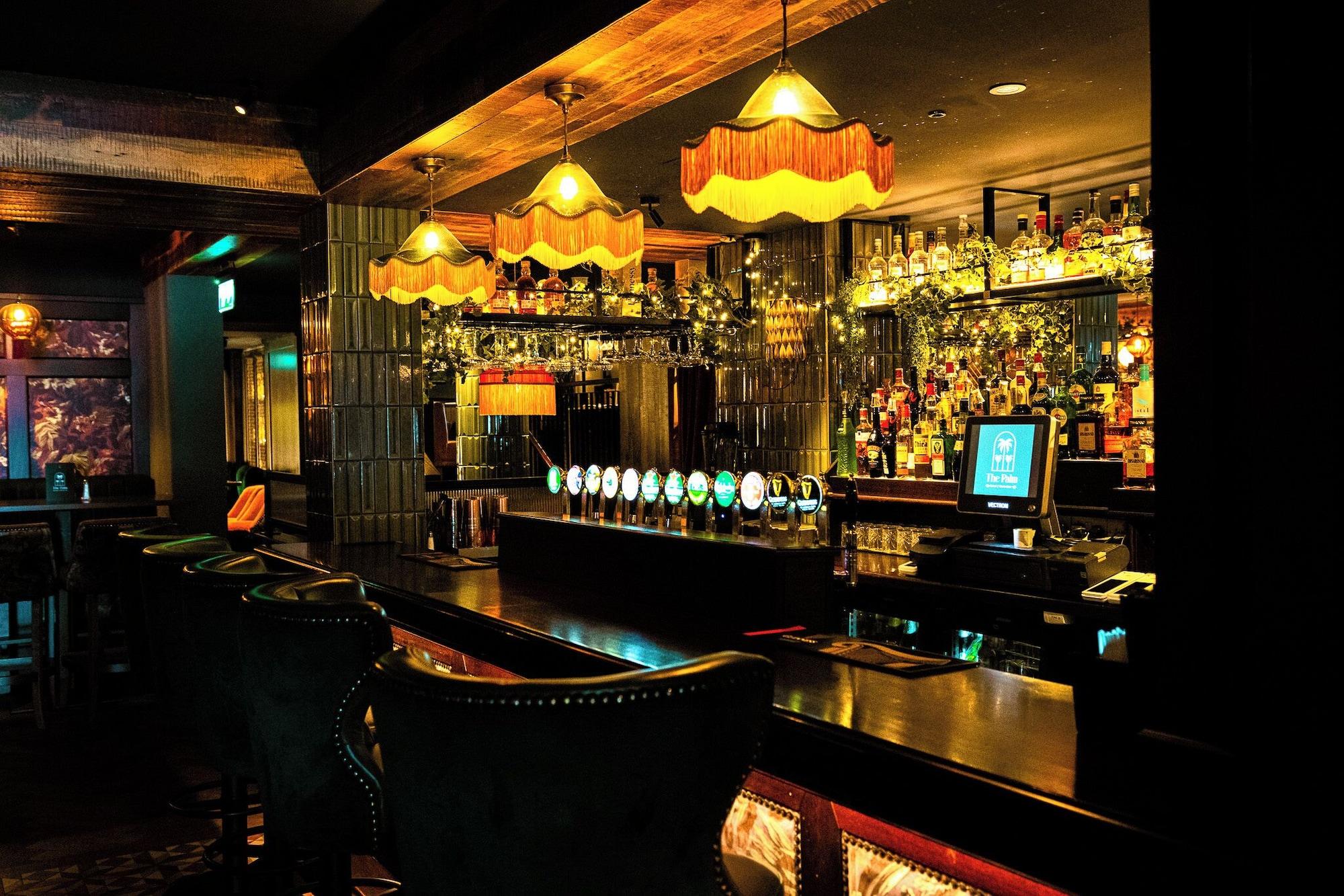 Bar/Salón The Palm