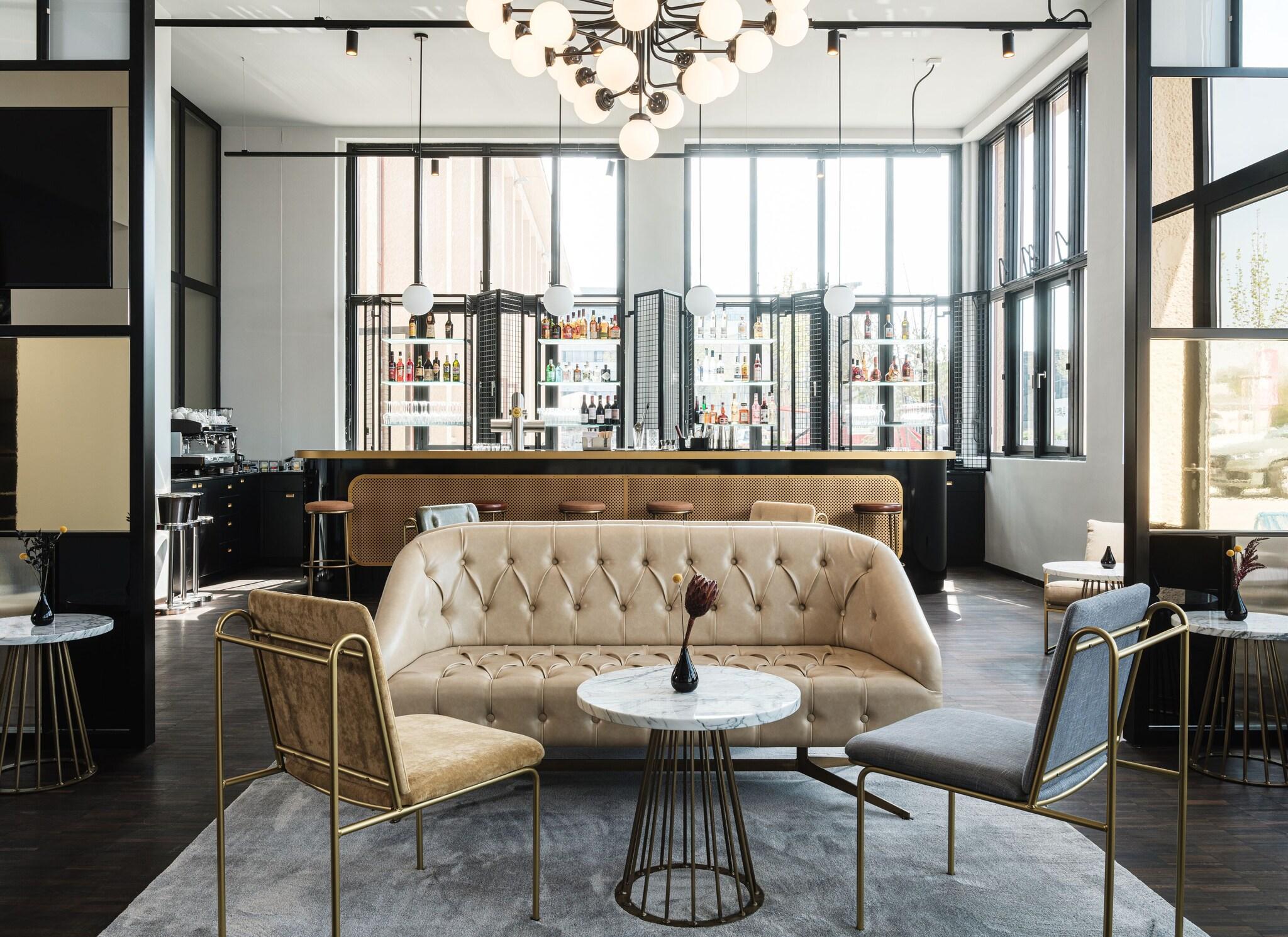 Bar/Salón Ameron München Motorworld