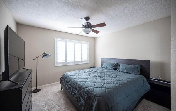 Upscale 2-Bedroom Condo w Pool - Hoteles con jacuzzi en Las Vegas, Nevada