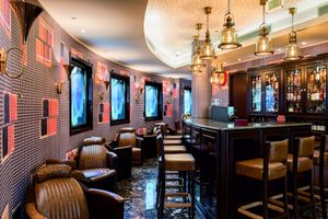 Paquete - Hotel Jaguar Oporto – is Near the Metro, has Free Parking and a Free Shuttle Service between the Airport and the Hotel from 7AM to 8PM