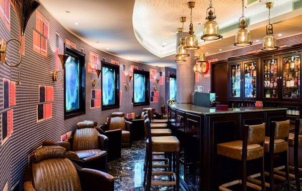 Hotel Jaguar Oporto – is Near the Metro, has Free Parking and a Free Shuttle Service between the Airport and the Hotel from 7AM to 8PM