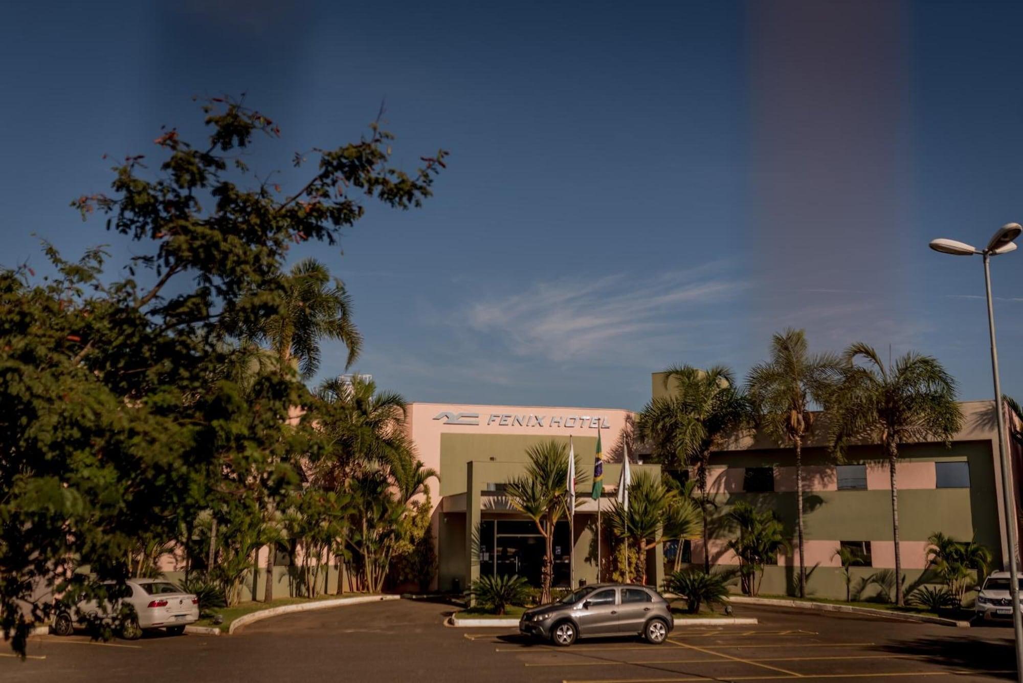 Vista Exterior Fenix Hotel Araxa