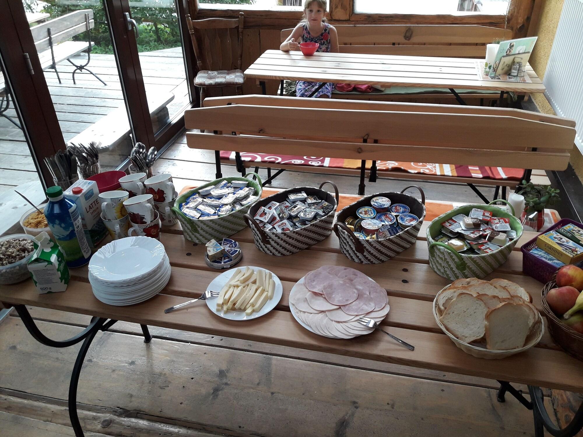 Restaurant Cvet gora - Camping, Glamping and Accomodations - Hostel