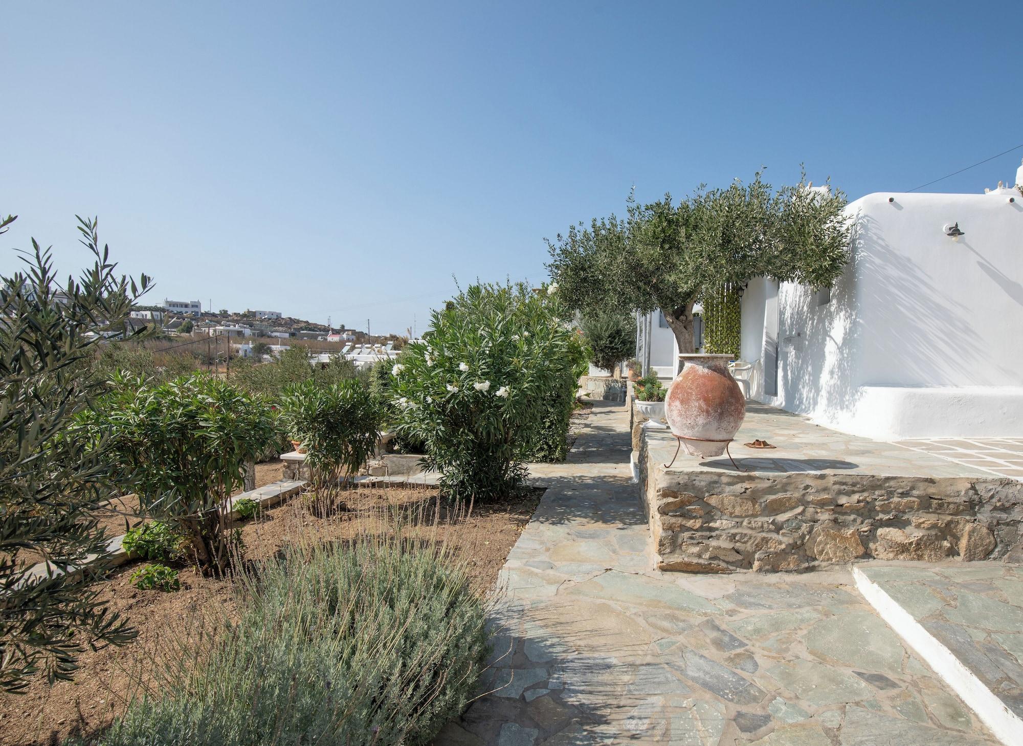 Vista Exterior Apostolis Windmill
