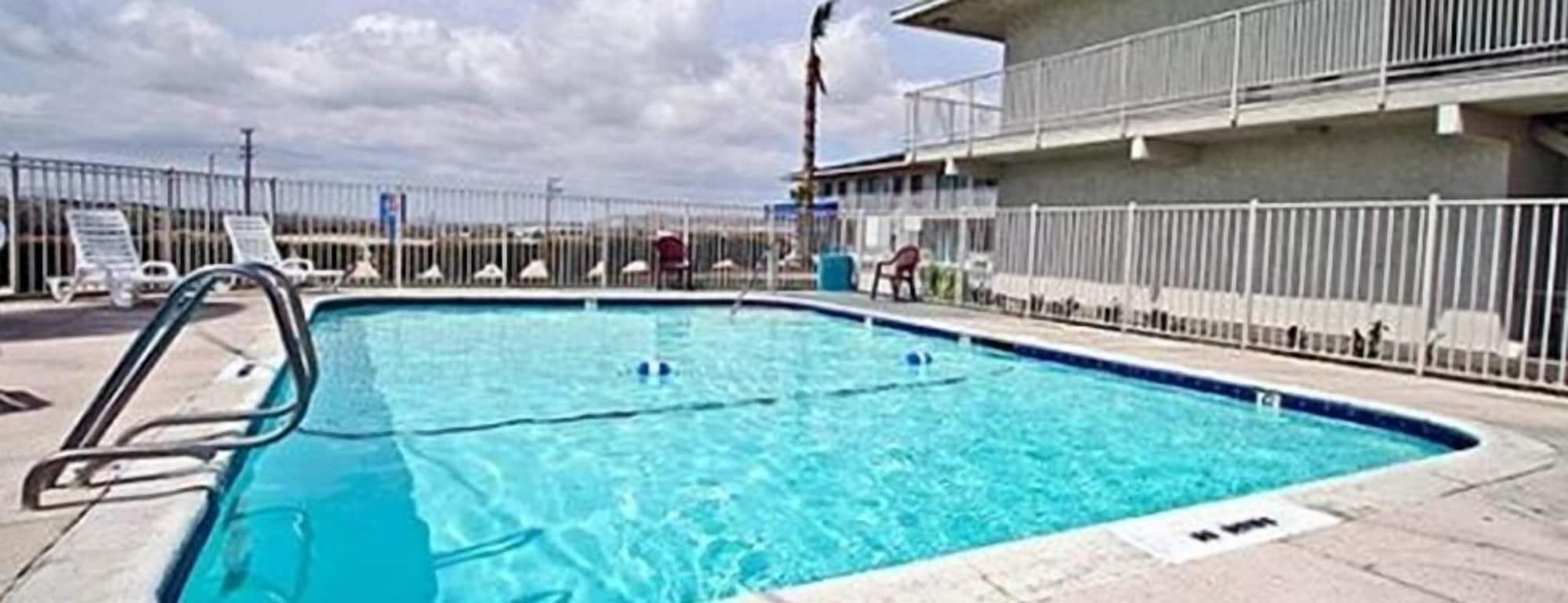 Varios Hilltop Inn & Suites