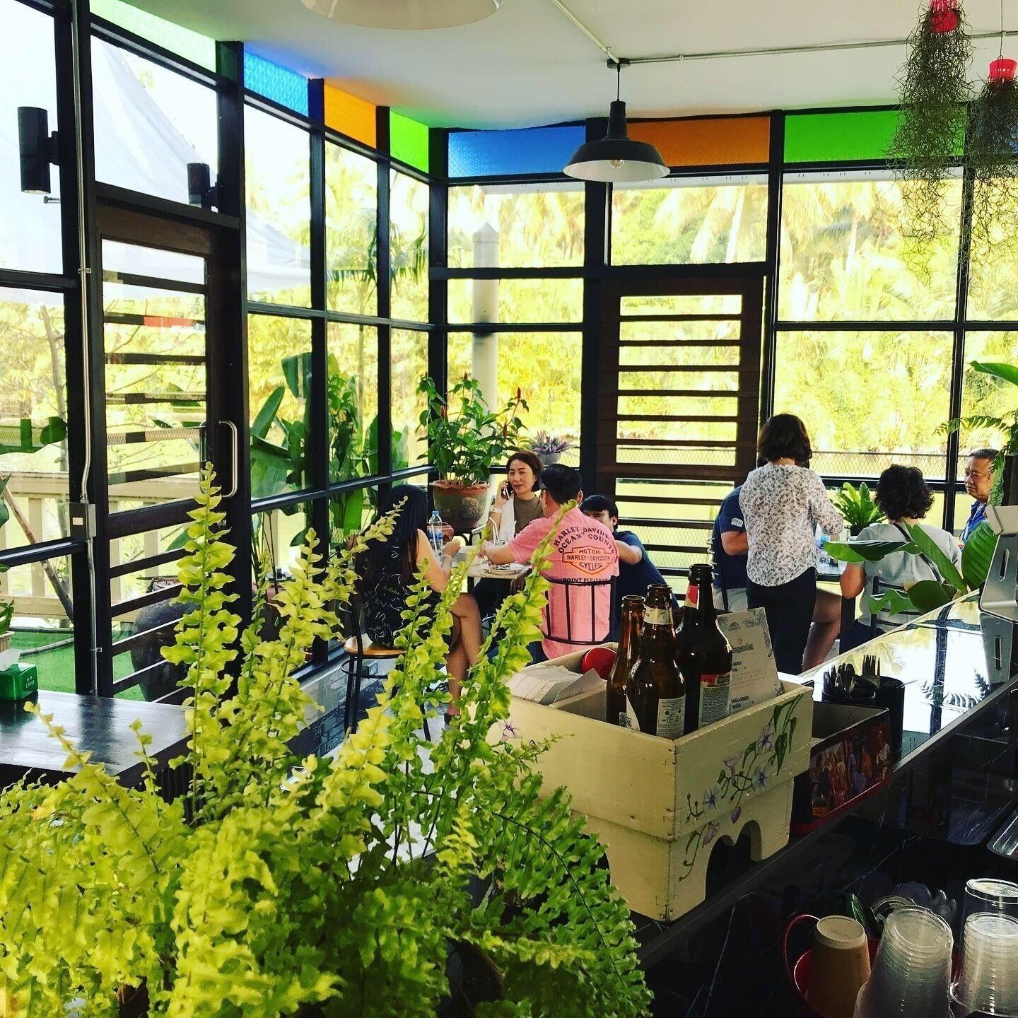 Bar/Salón River Jam Amphawa