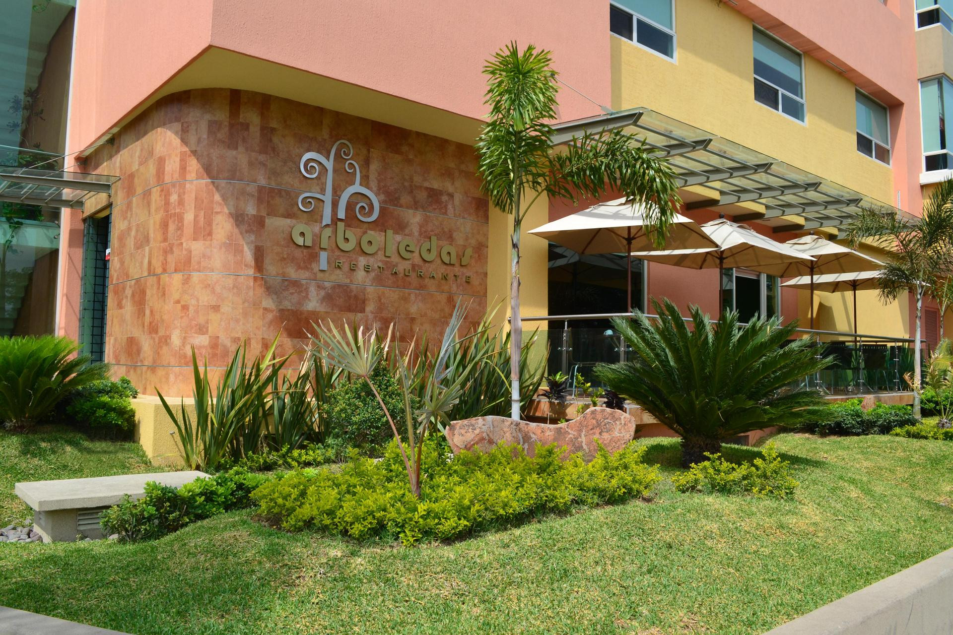 Restaurant Hostalia Hotel Expo & Business Class