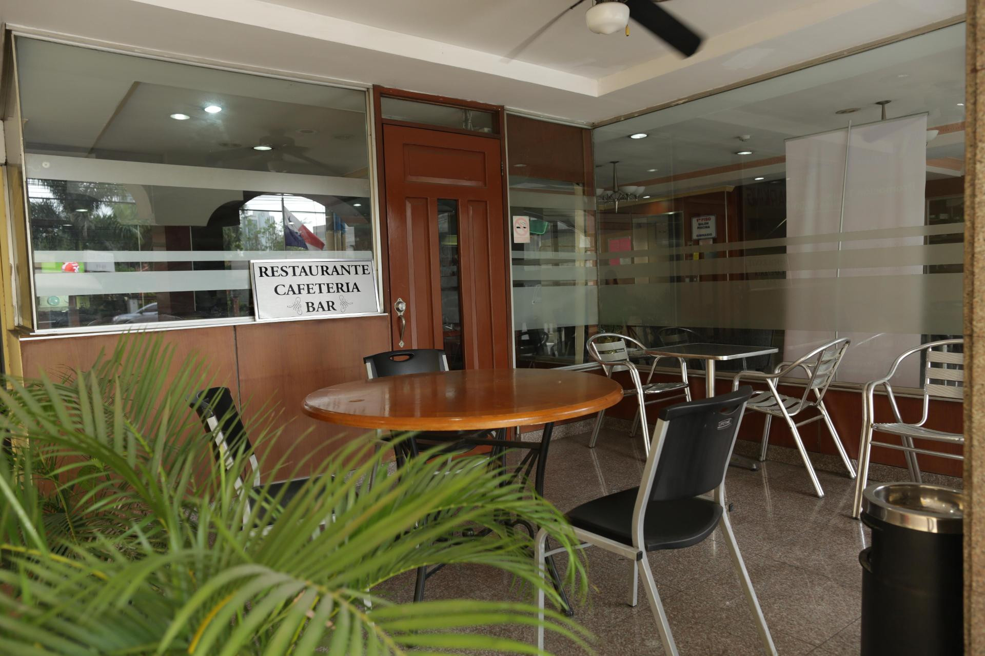 Varios La Cresta Inn