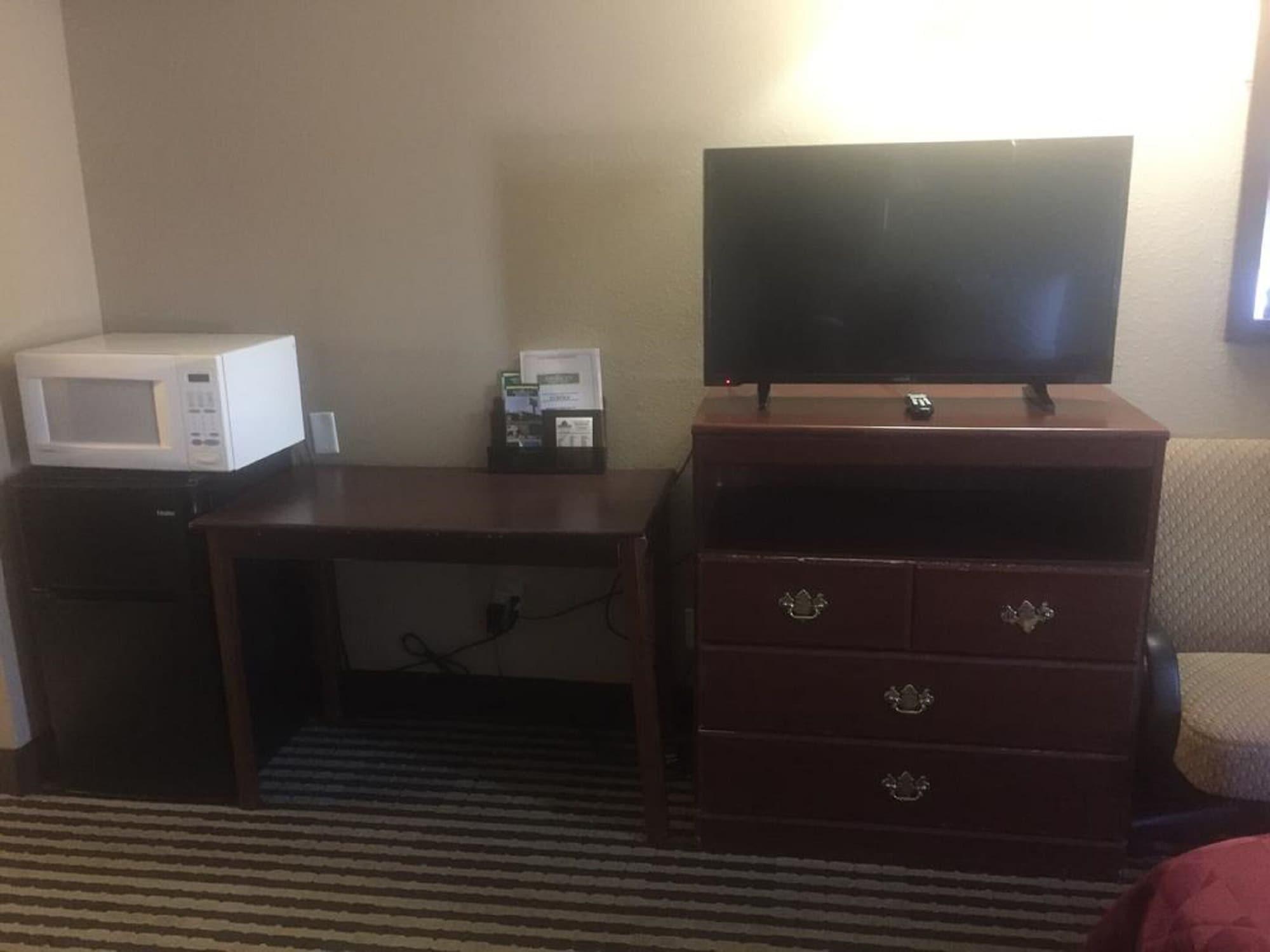 Vista Lobby Americas Best Inn - Eureka