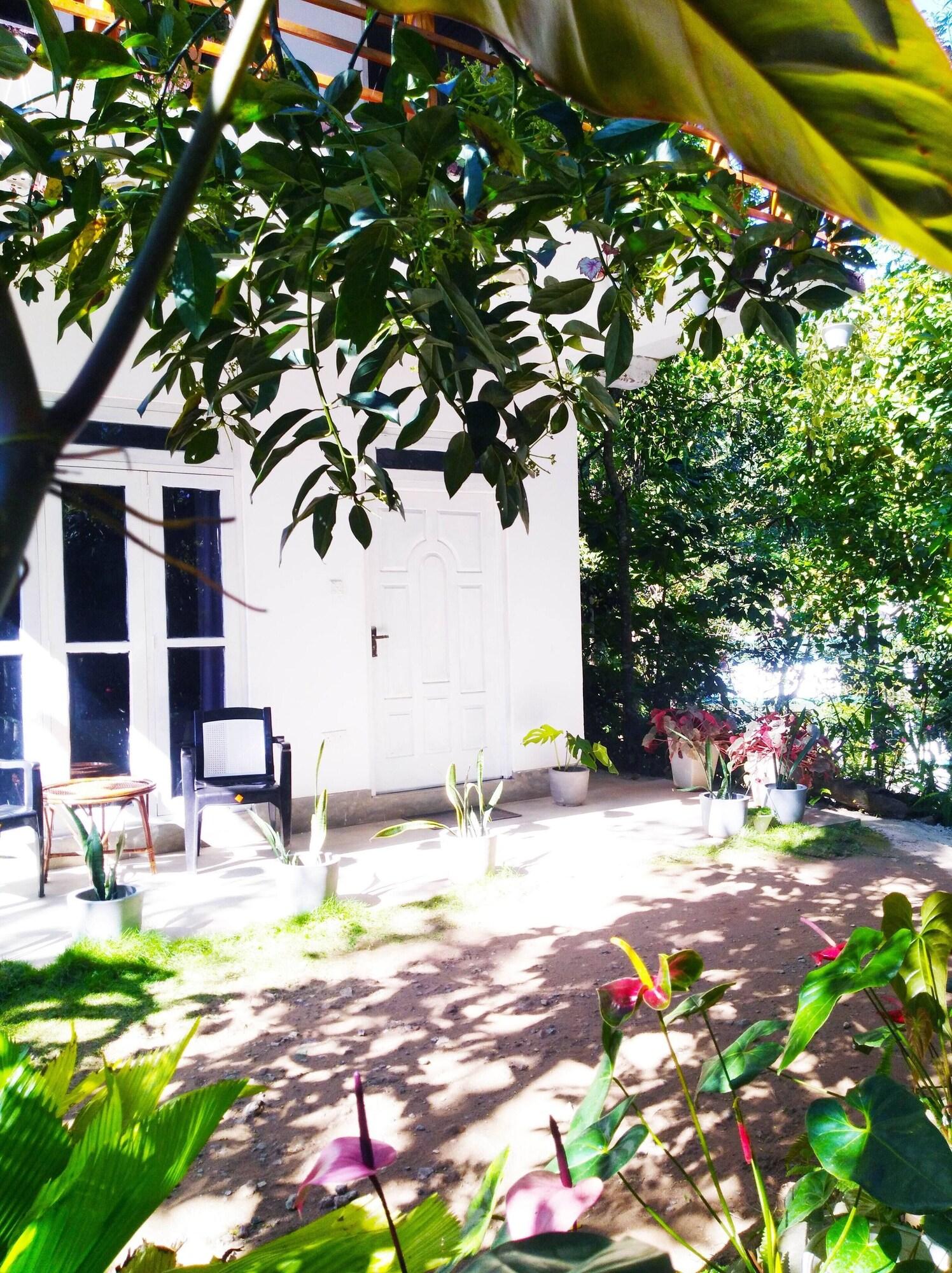 Vista Exterior Walkers Nest