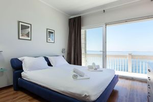 Alquiler Vacacional - Modern Apartment in Podstrana with Hot Tub