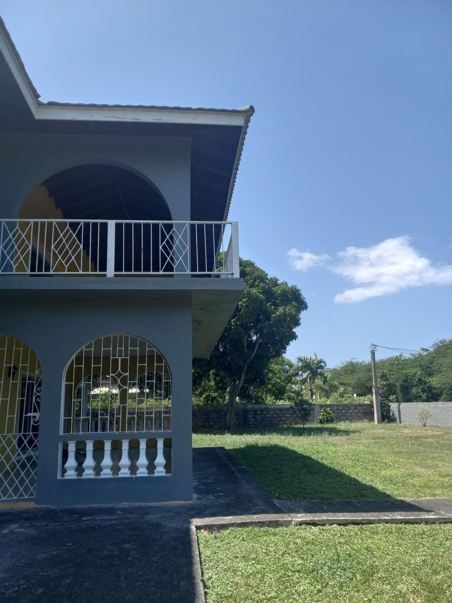 Vista Exterior COZY'S BANDB