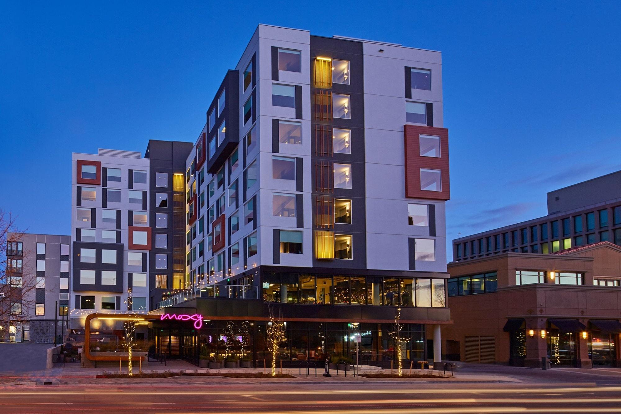Vista Exterior Moxy Denver Cherry Creek