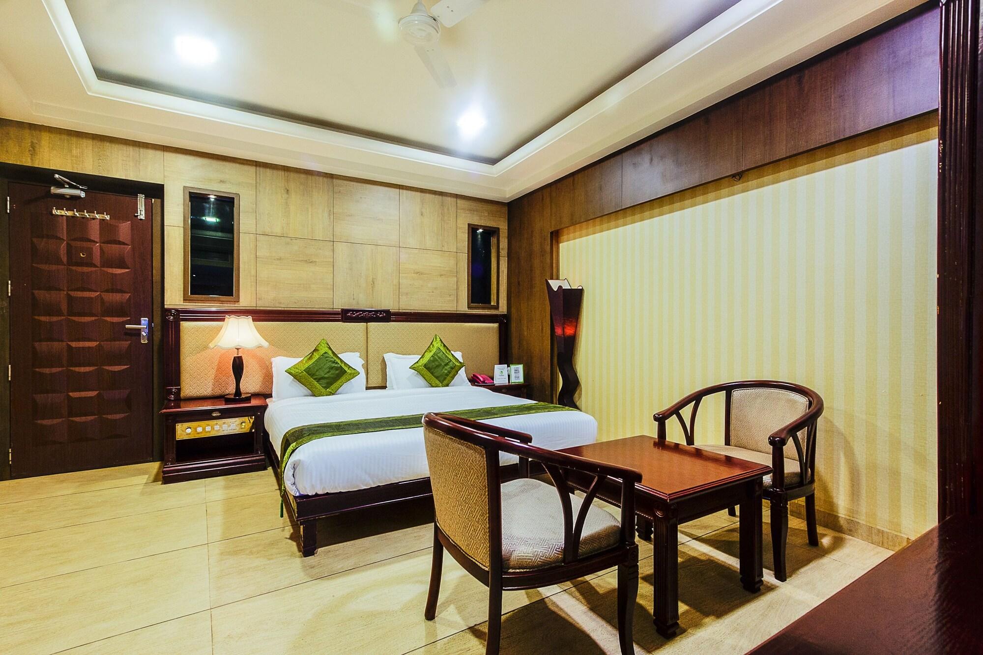 Varios Treebo Shivani