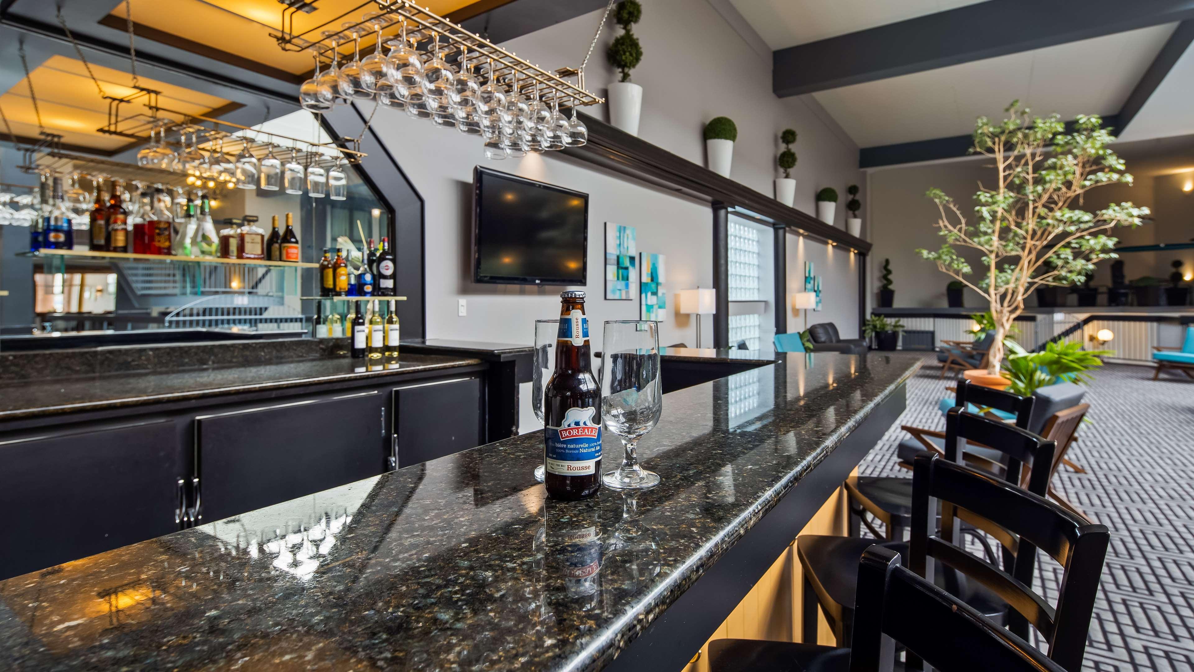 Bar/Salón Best Western Laval-Montreal