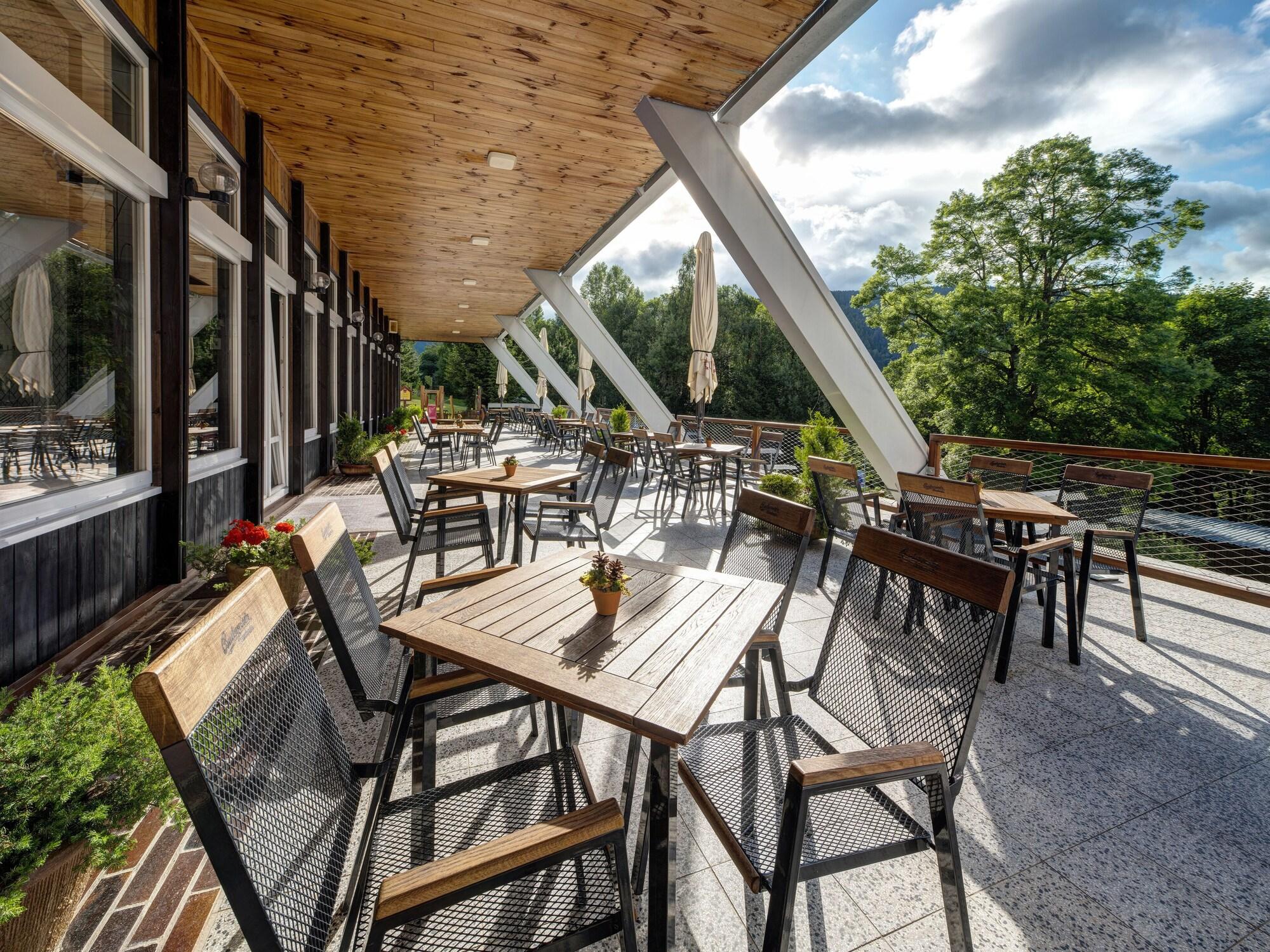 Restaurant Pinia Hotel & Resort