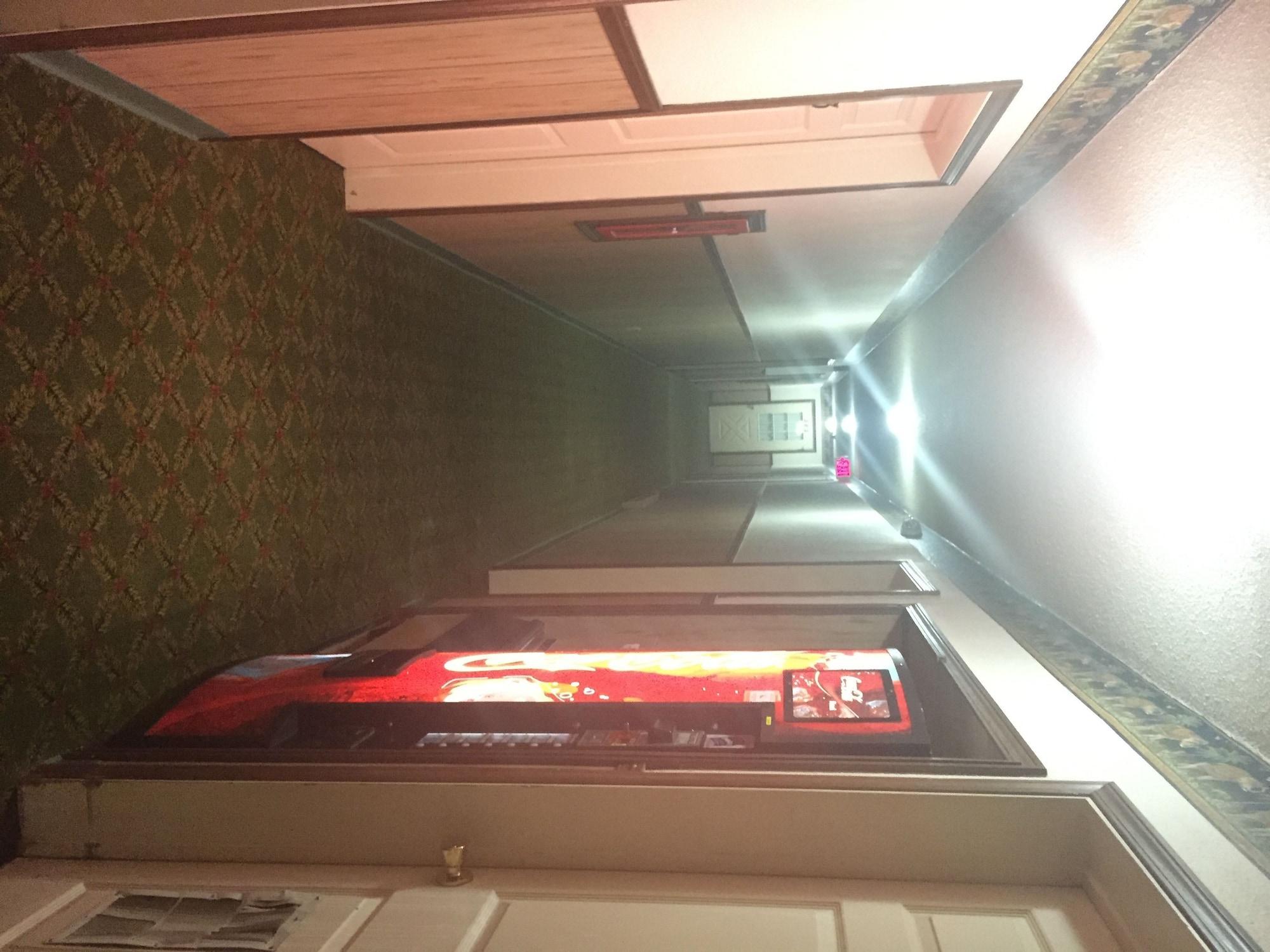 Varios Carlin Villa Motel